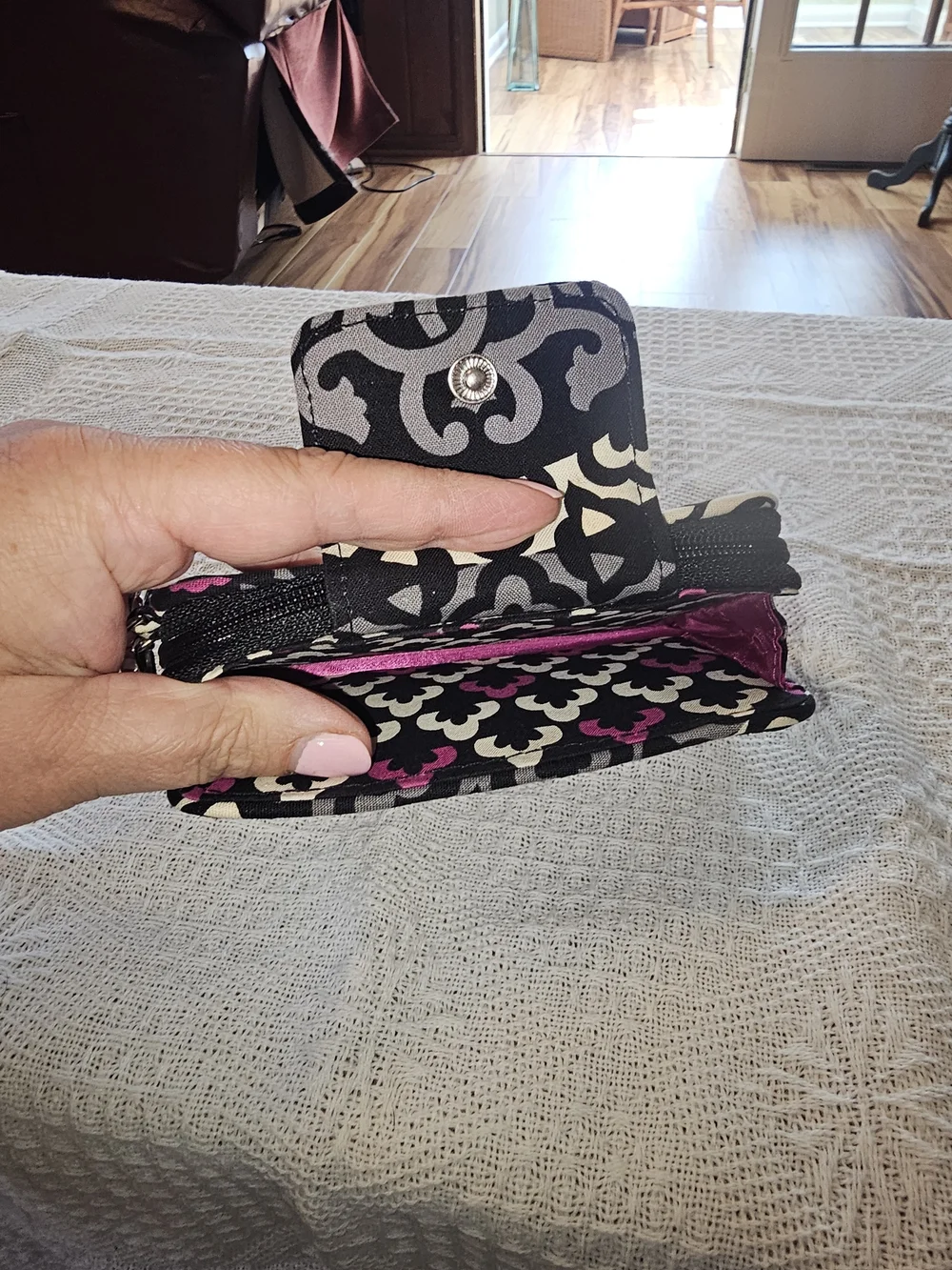 Vera Bradley Black, White & Pink Quilted Wristlet - Picture 4 of 11